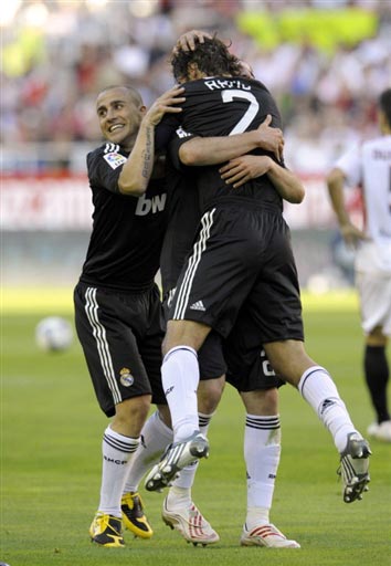 冷静让不少 冷静让不少